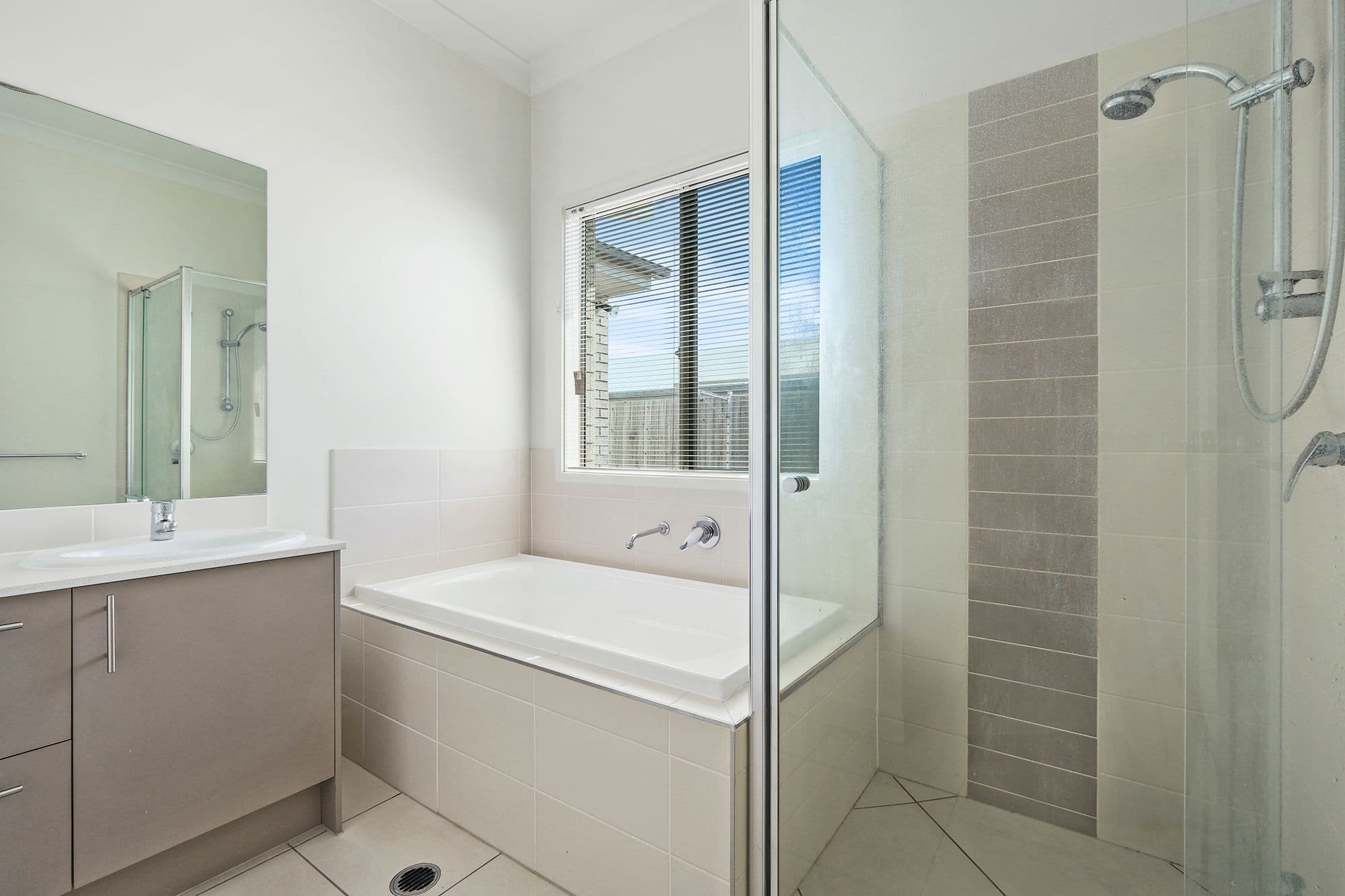 25 John Carroll Way, Redbank Plains QLD 4301, Redbank Plains - Thumbnail 6