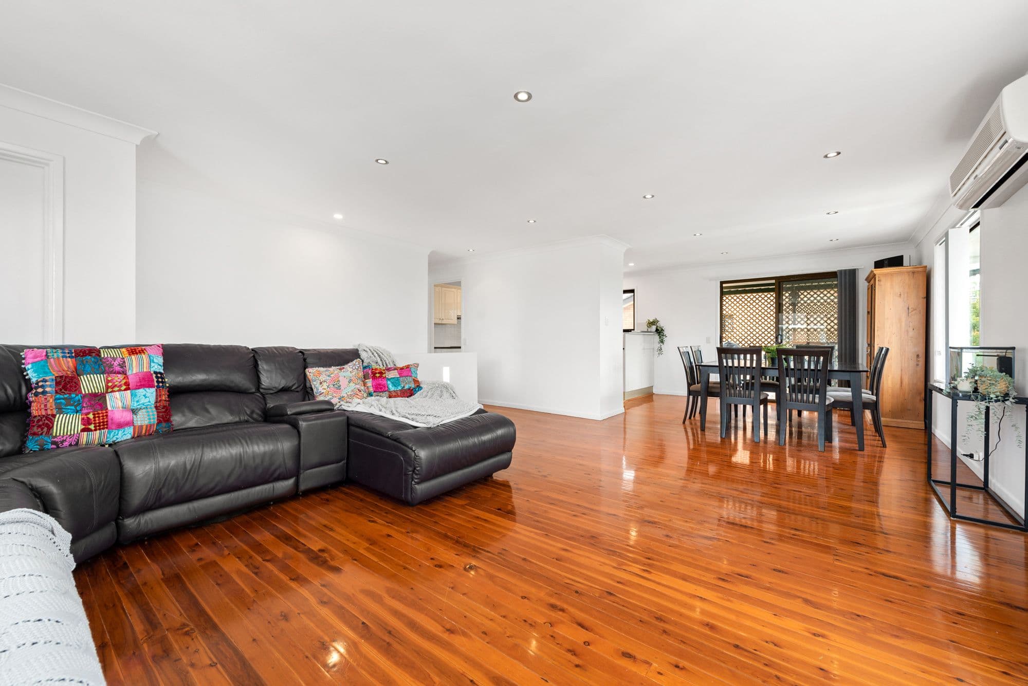 22 Glen Nevis Street, Mansfield QLD 4122, Mansfield - Thumbnail 2