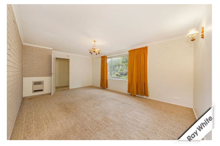 6 Phoenix Place, GIRALANG ACT 2617, Giralang - Thumbnail 2