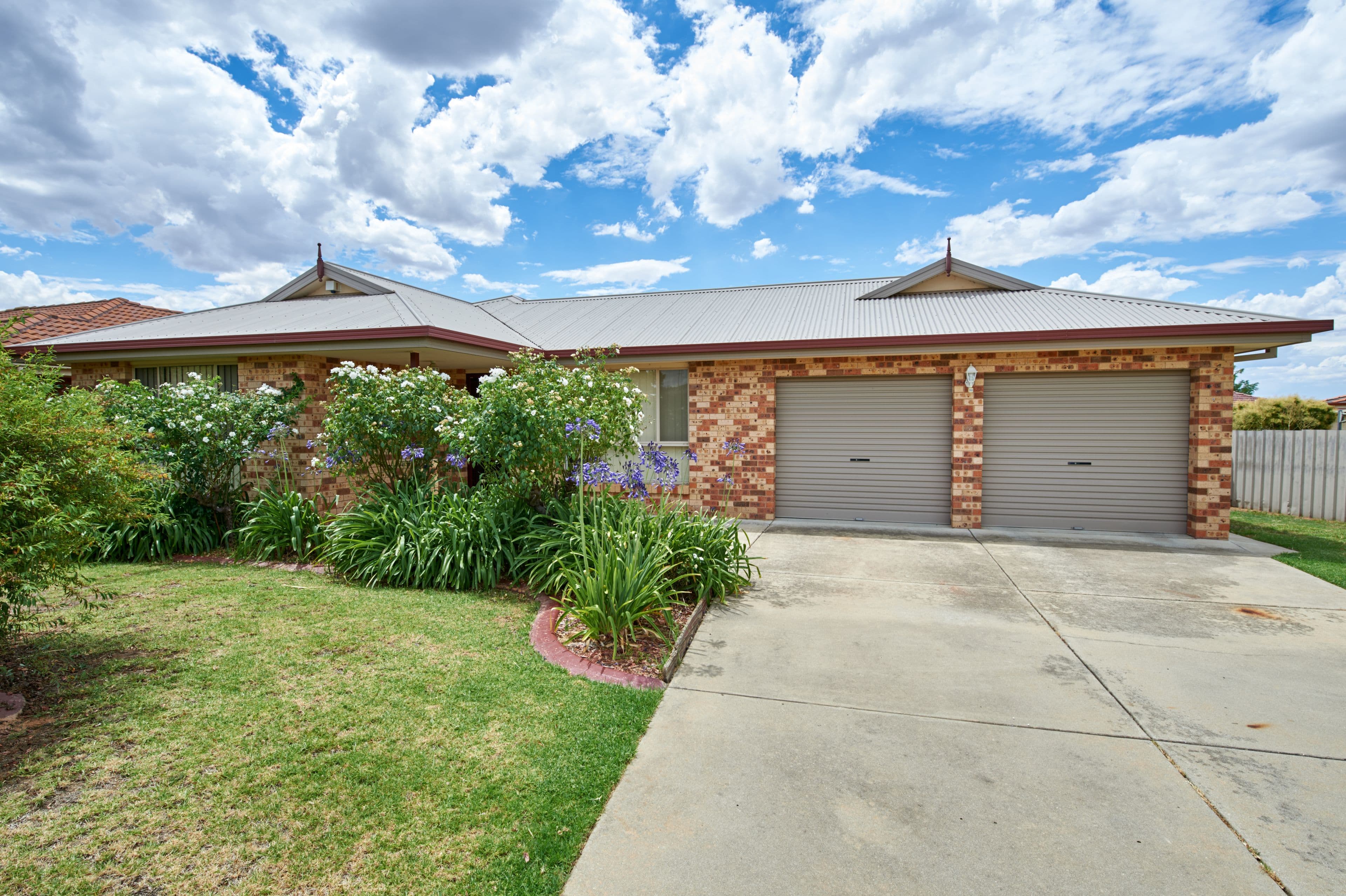 20 Gidgee Place, Glenfield Park - Image 1