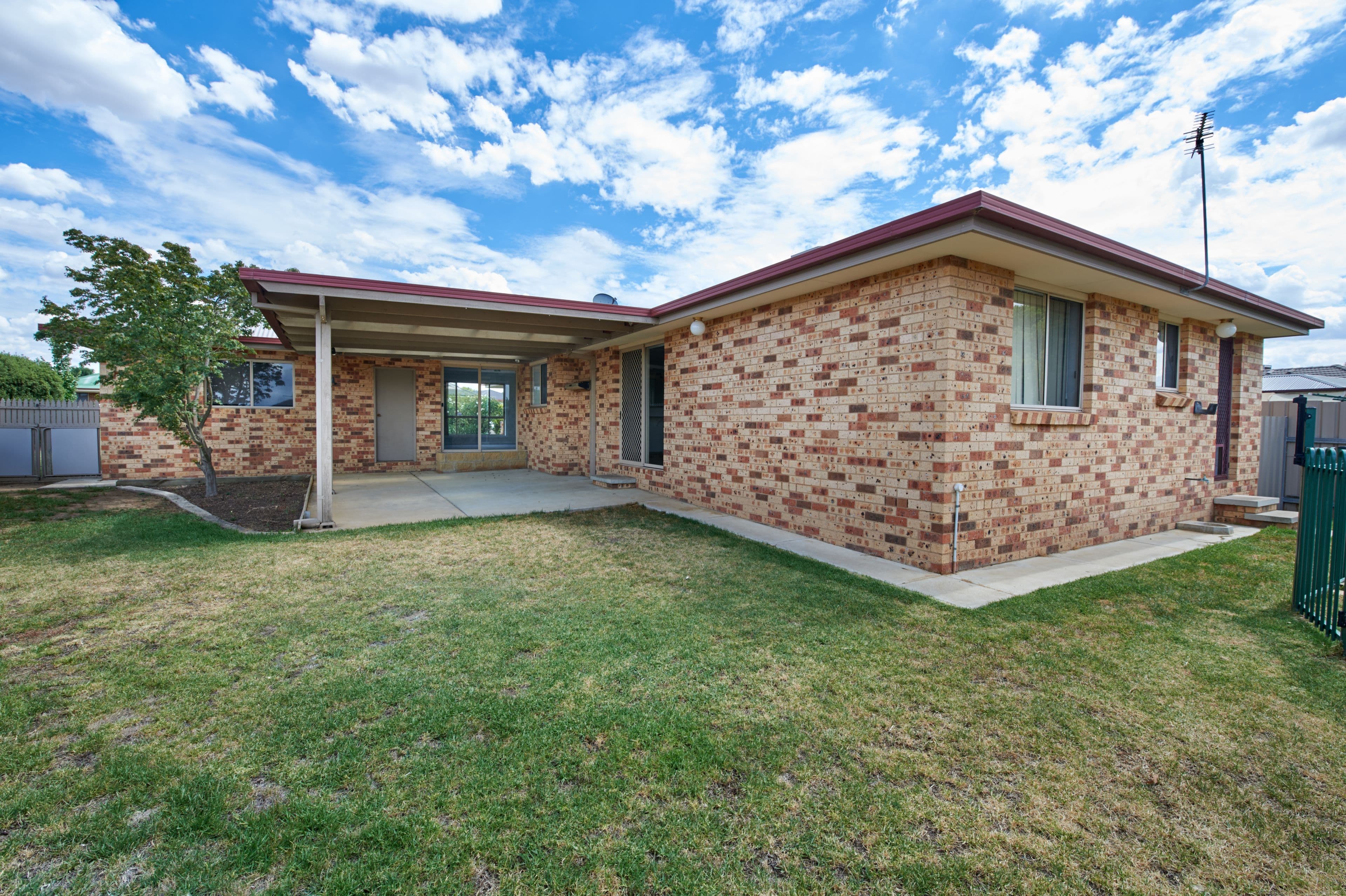 20 Gidgee Place, Glenfield Park - Thumbnail 3