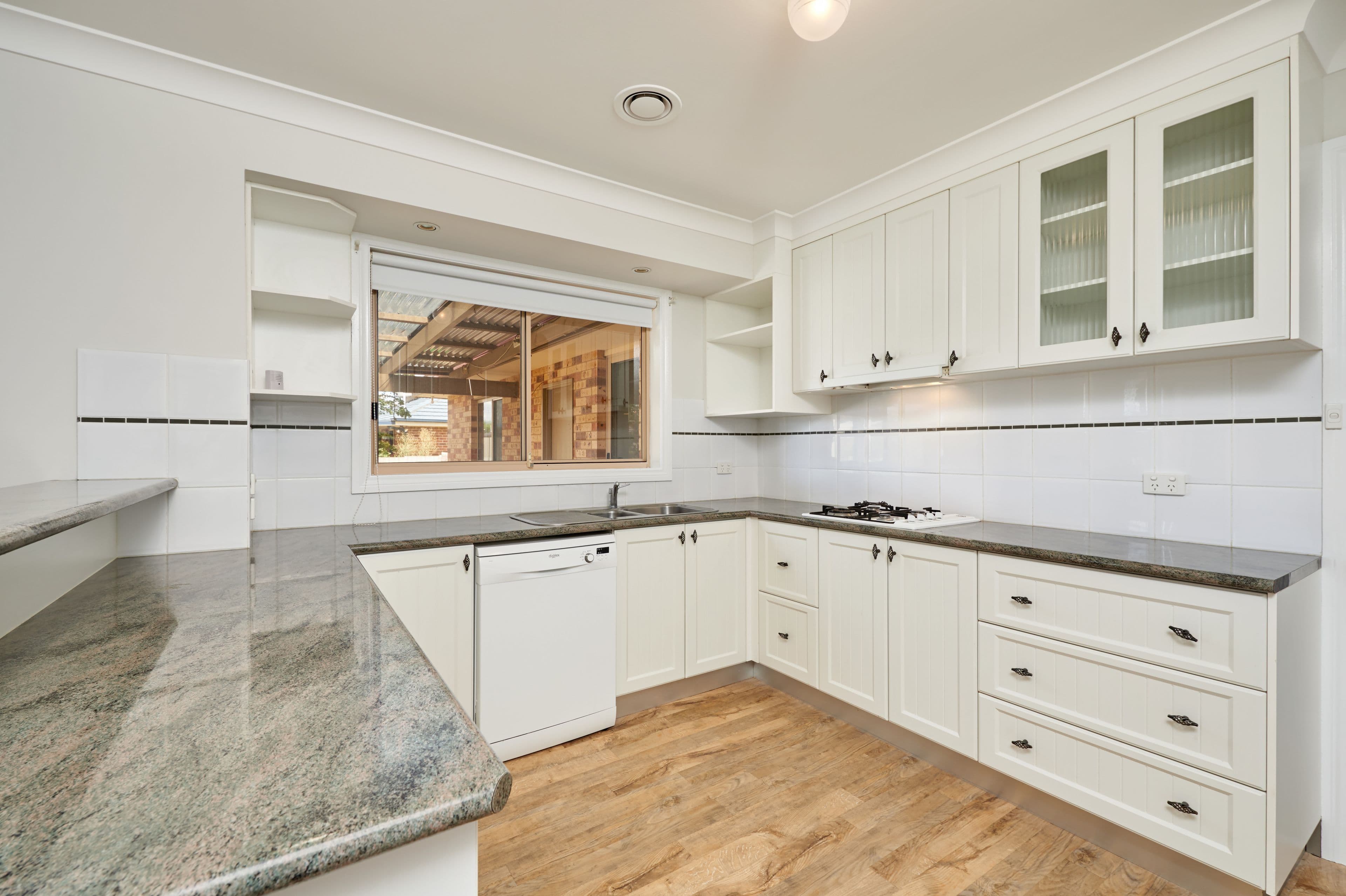 20 Gidgee Place, Glenfield Park - Thumbnail 8