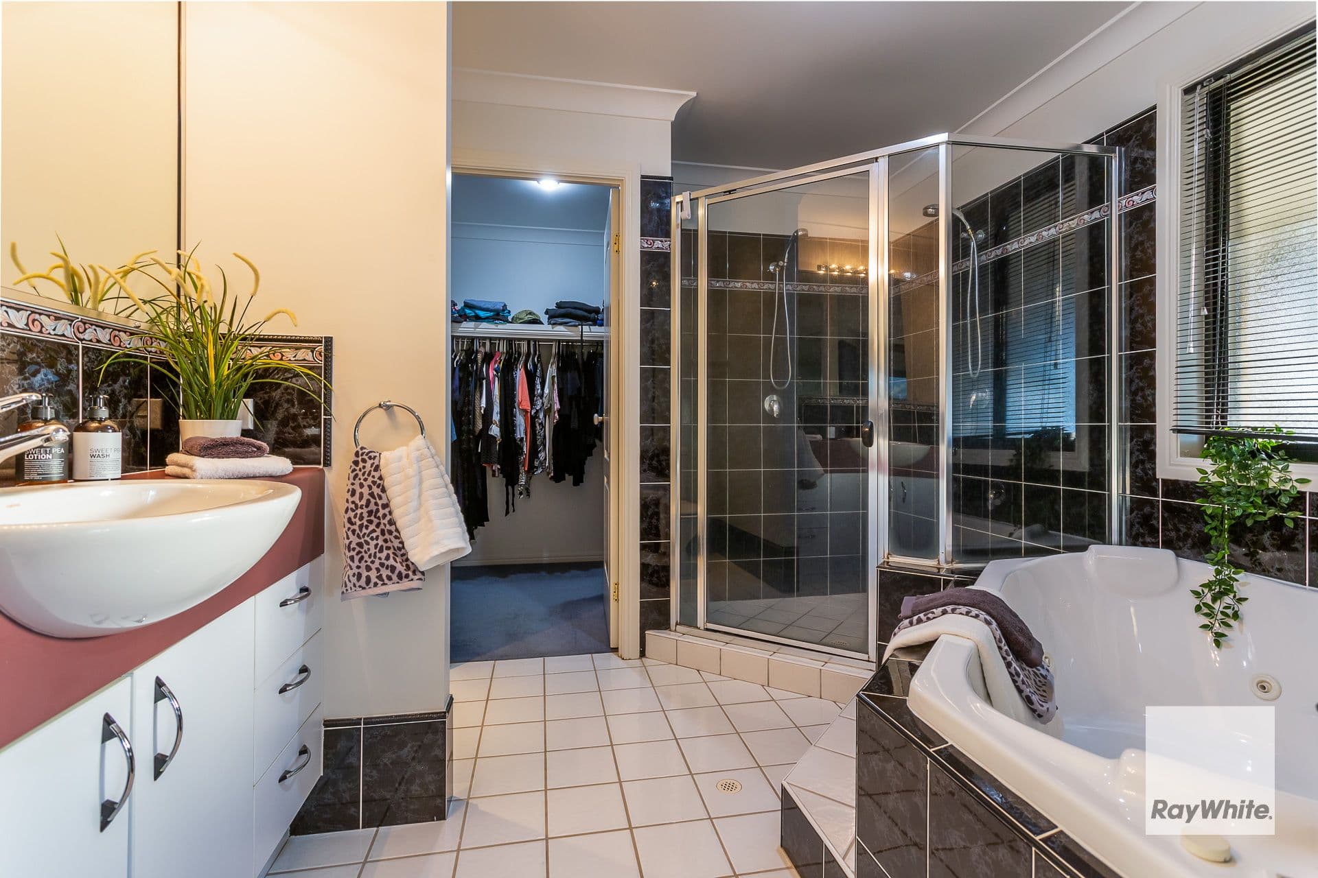 19 The Boulevard, Redland Bay QLD 4165, Redland Bay - Thumbnail 3