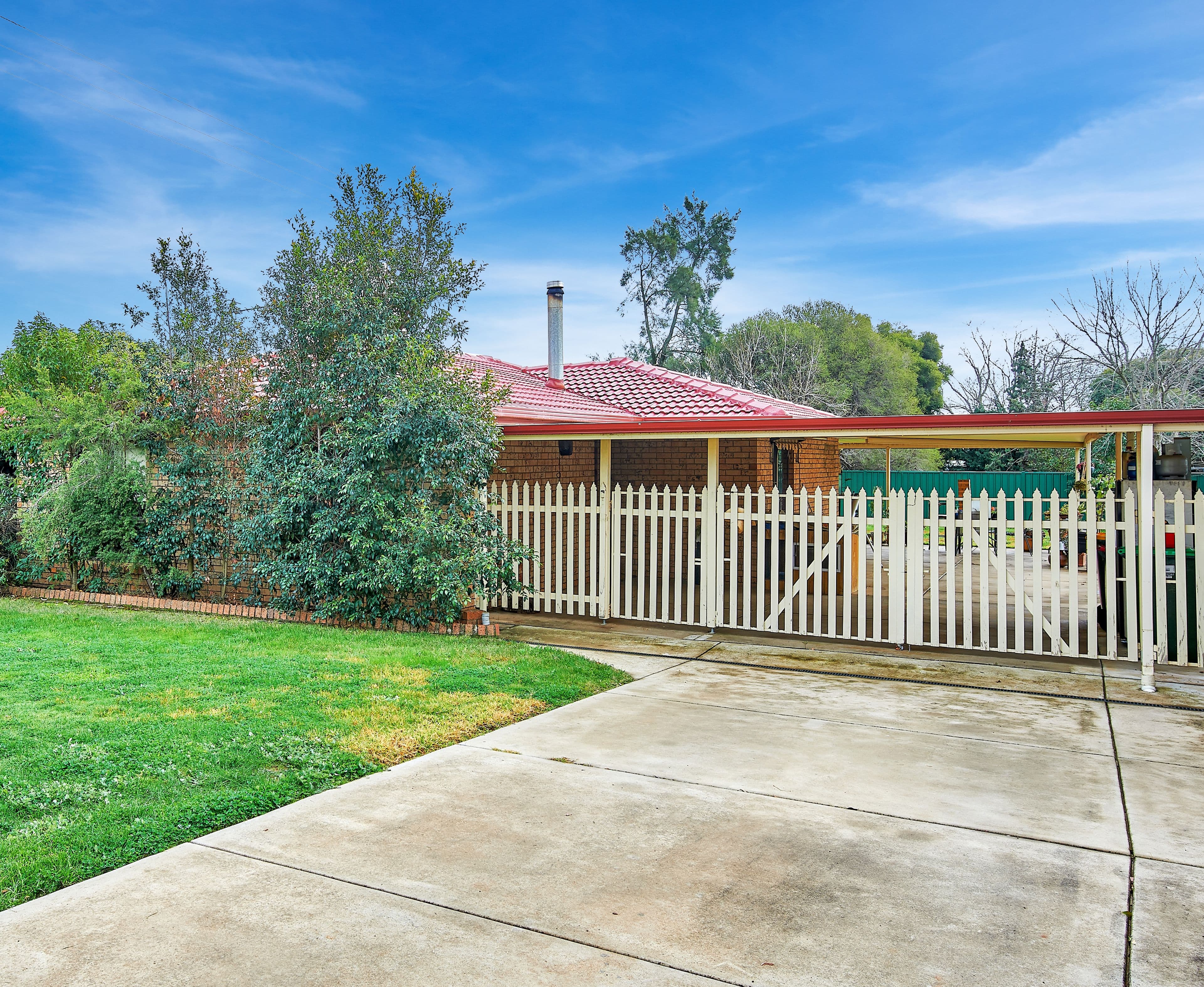 74 Undurra Drive, Glenfield Park - Image 1