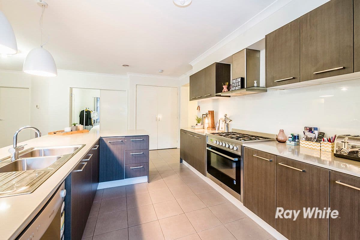 16 Black Caesar Drive, Cranbourne East VIC 3977, Cranbourne East - Thumbnail 5