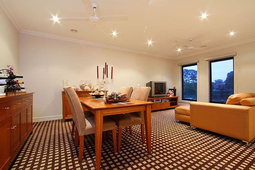 8 Delacombe Drive, MILL PARK VIC 3082, Mill Park - Thumbnail 4