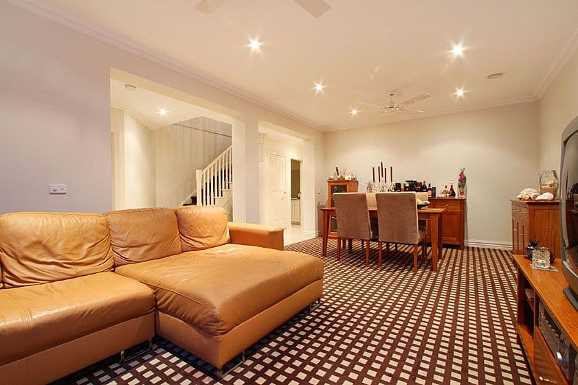8 Delacombe Drive, MILL PARK VIC 3082, Mill Park - Thumbnail 5