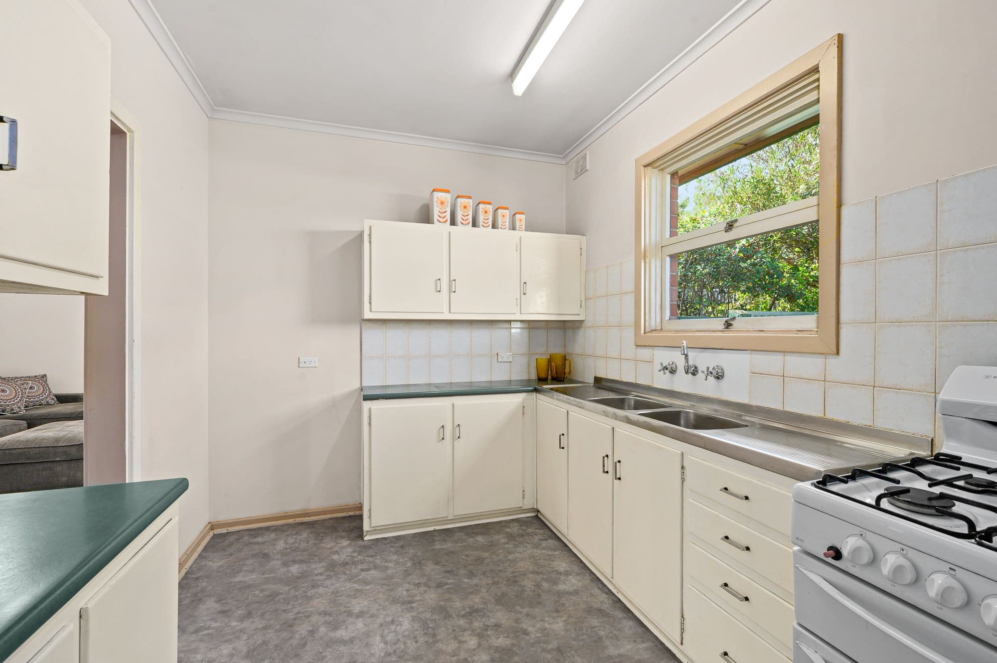 8 Tooma Street, O'Sullivan Beach SA 5166, O'Sullivan Beach - Thumbnail 8