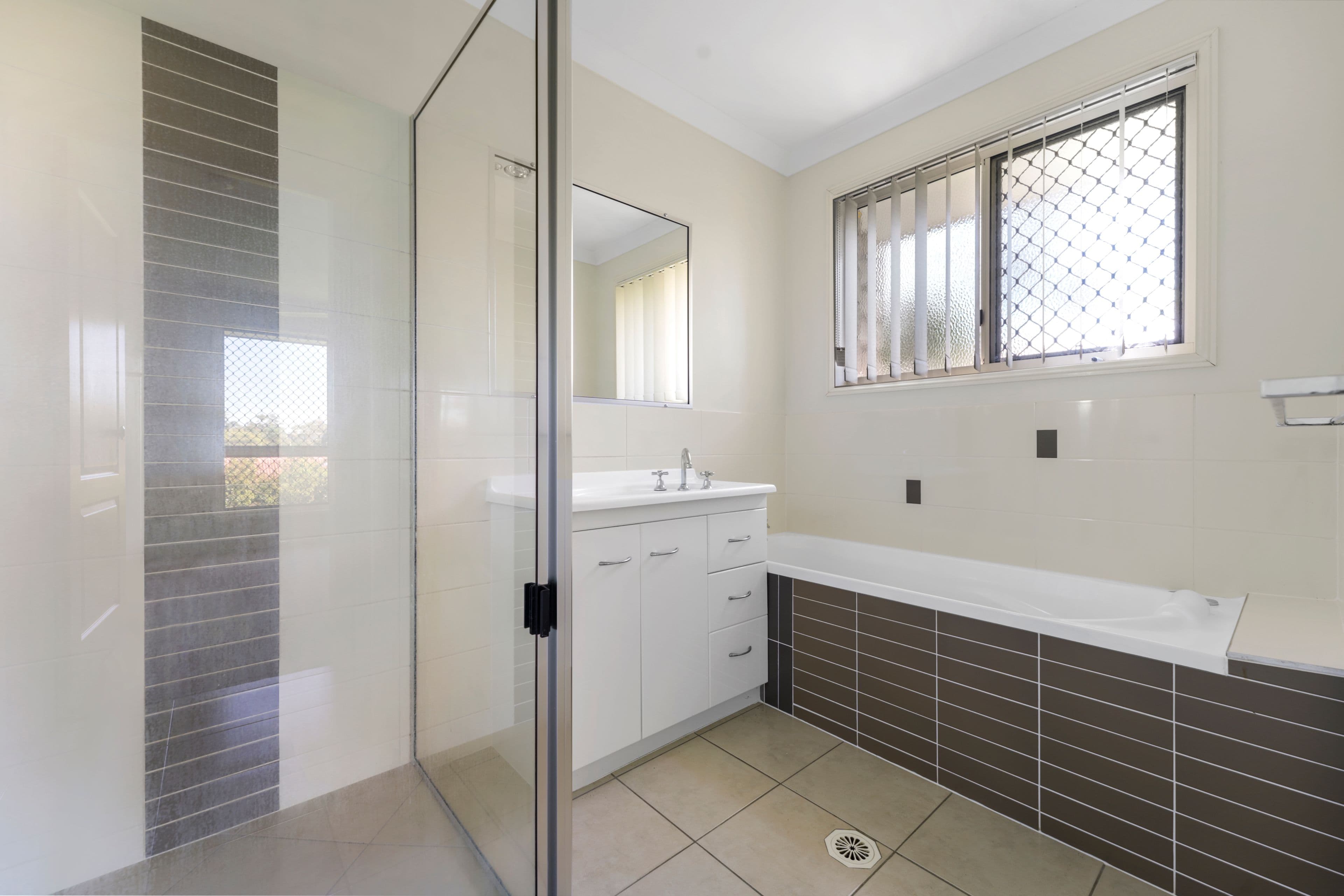 16 Barreenong Street, Glen Eden QLD 4680, Glen Eden - Thumbnail 3