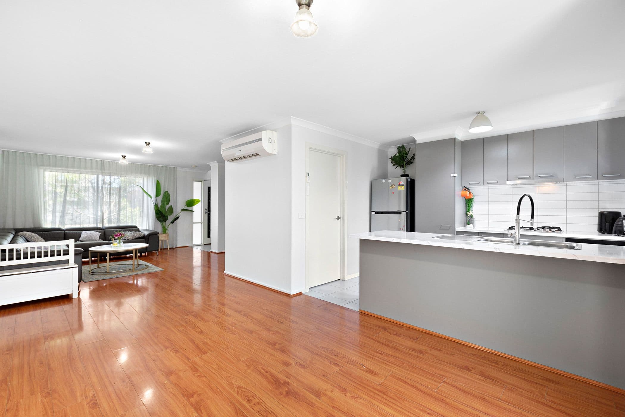 13 Bayside Avenue, North Haven, North Haven - Thumbnail 3