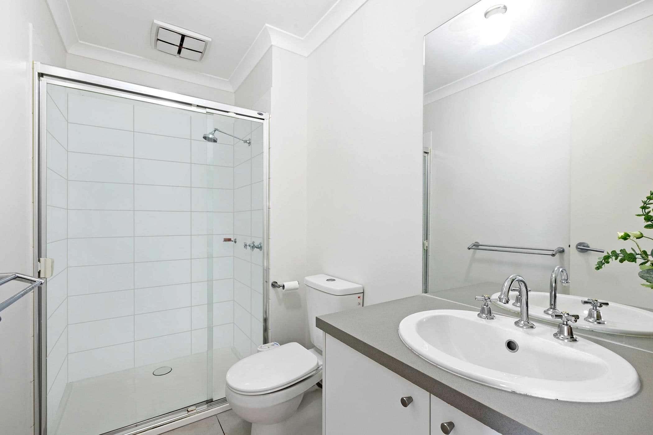 13 Bayside Avenue, North Haven, North Haven - Thumbnail 8