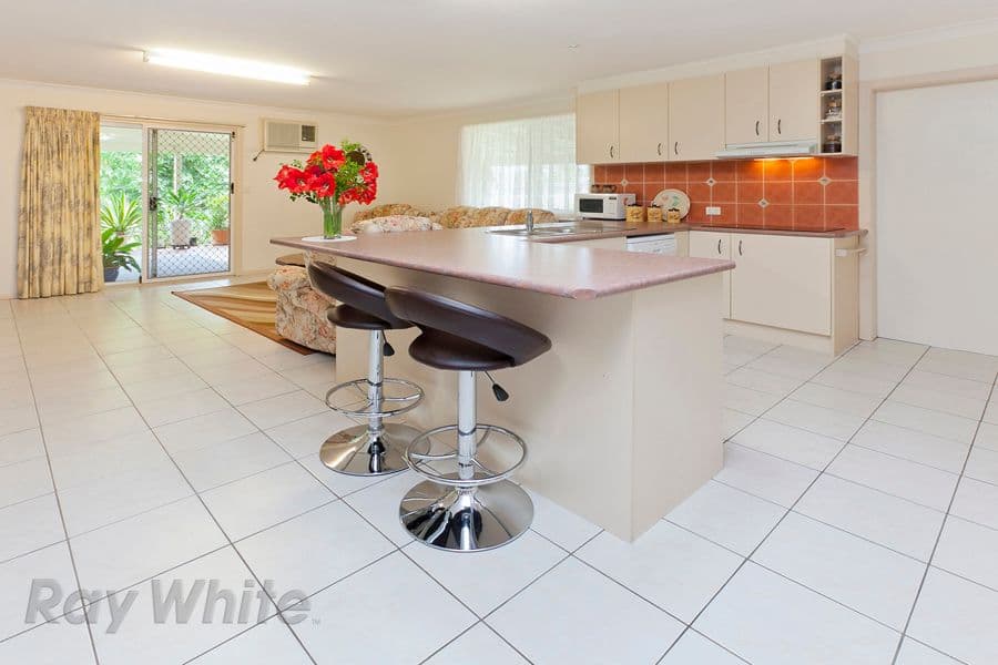 8 Lambrook Court, CAMIRA QLD 4300, Camira - Thumbnail 2