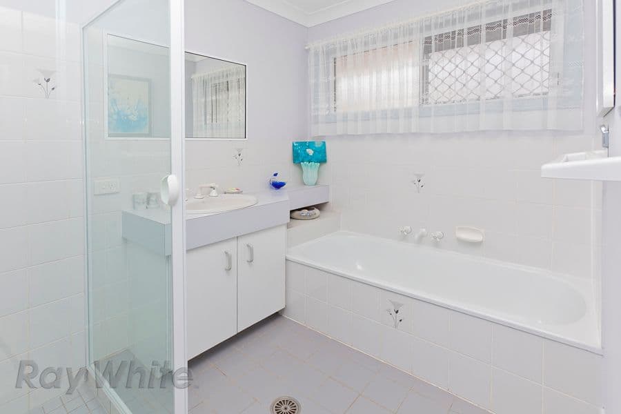 8 Lambrook Court, CAMIRA QLD 4300, Camira - Thumbnail 6
