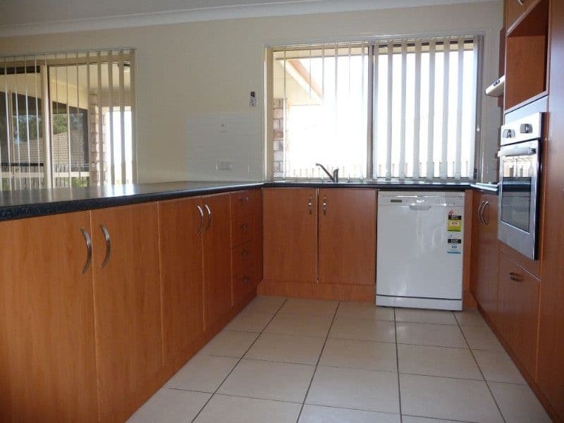 32 Codrington Circuit, PACIFIC PINES QLD 4211, Pacific Pines - Thumbnail 2