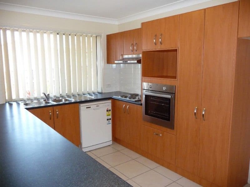 32 Codrington Circuit, PACIFIC PINES QLD 4211, Pacific Pines - Thumbnail 5