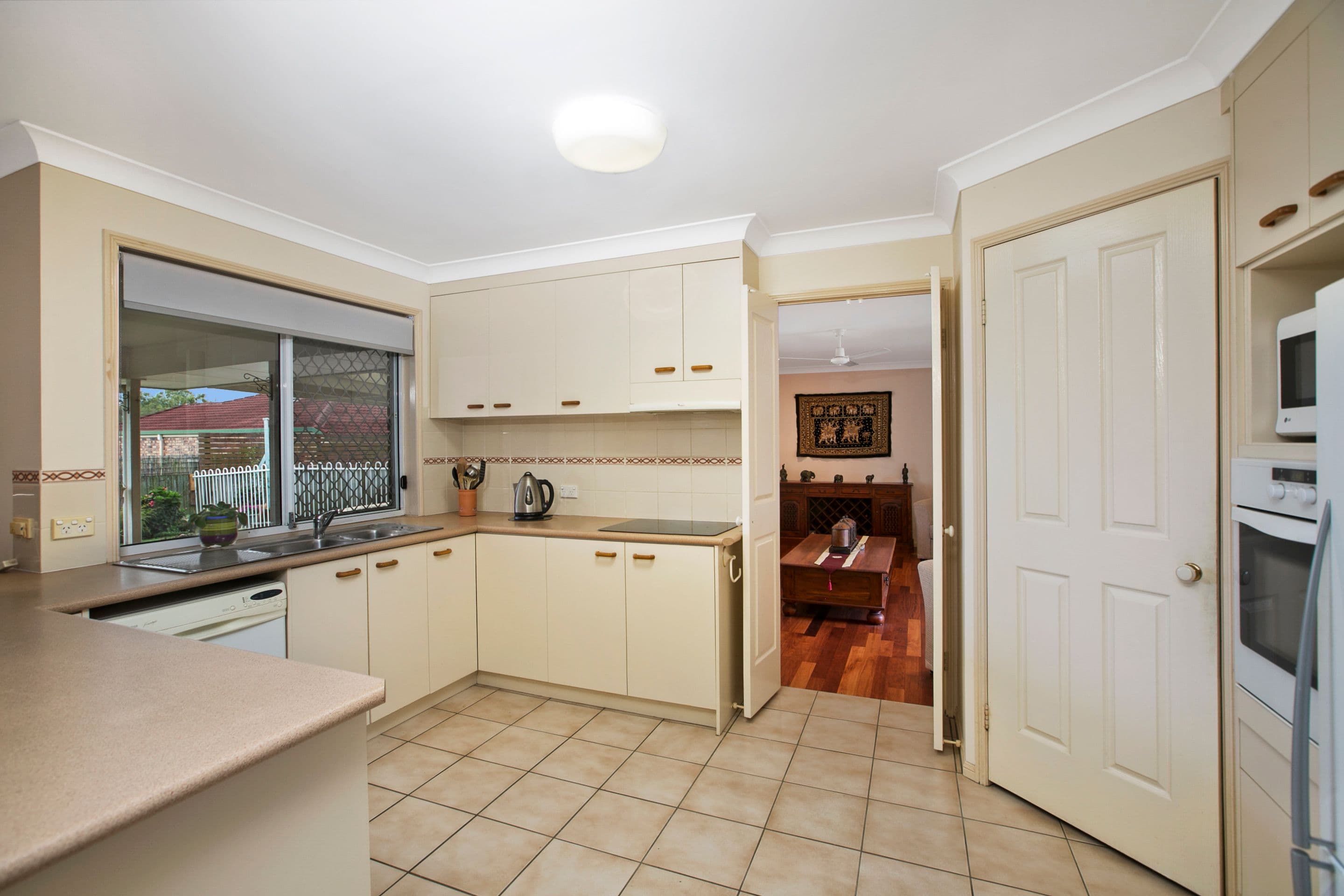 26 Redgrove Avenue, Wellington Point QLD 4160, Wellington Point - Thumbnail 4