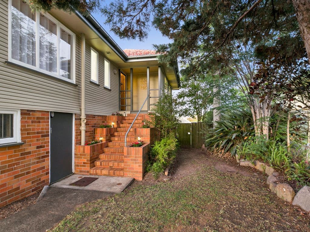 10 Waller Street, Mount Gravatt QLD 4122, Mount Gravatt - Thumbnail 2