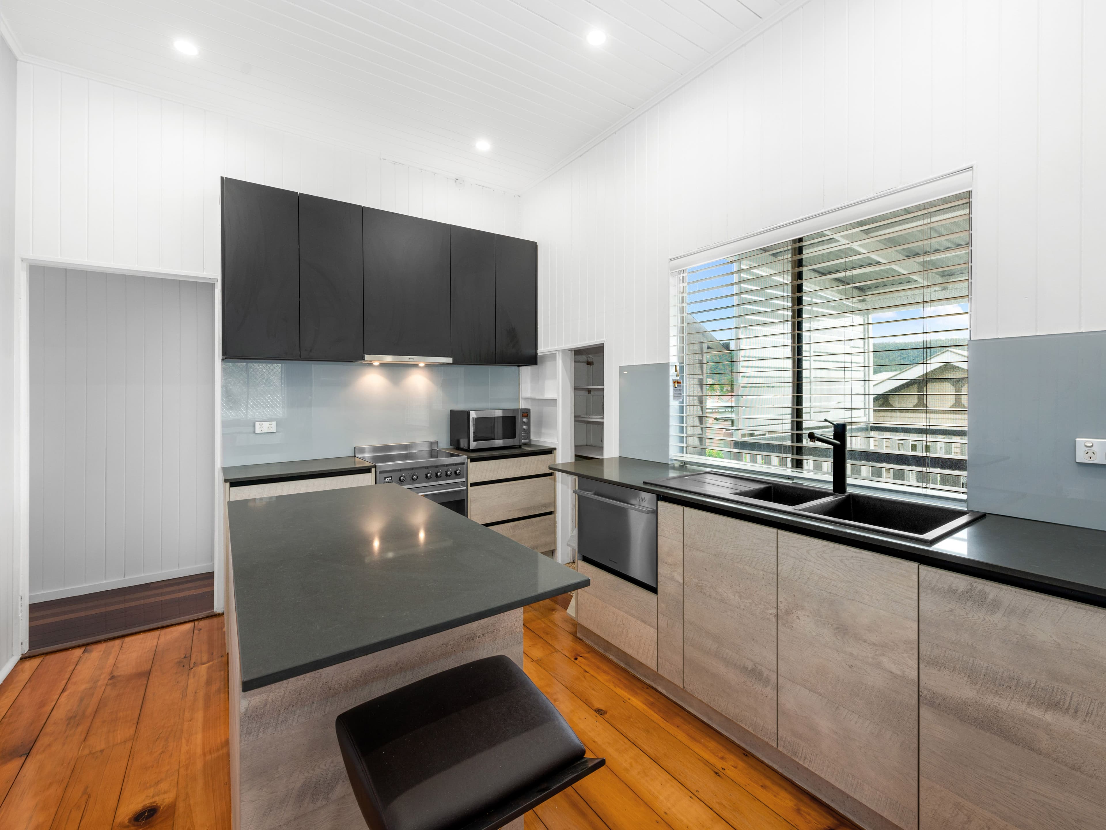 371 Waterworks Road, Ashgrove QLD 4060, Ashgrove - Thumbnail 3