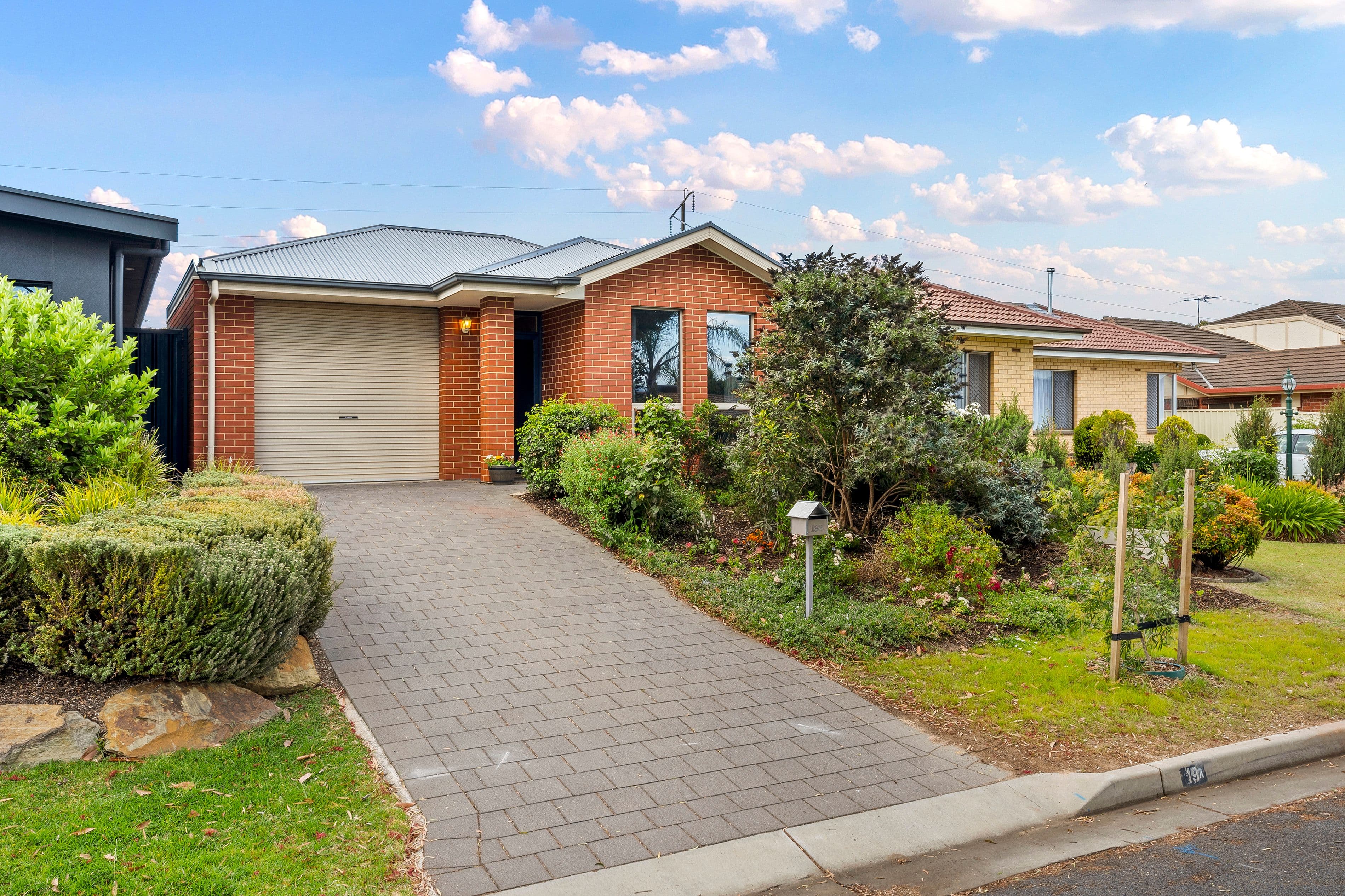 19a Eyre Crescent, Valley View SA 5093, Valley View - Thumbnail 2