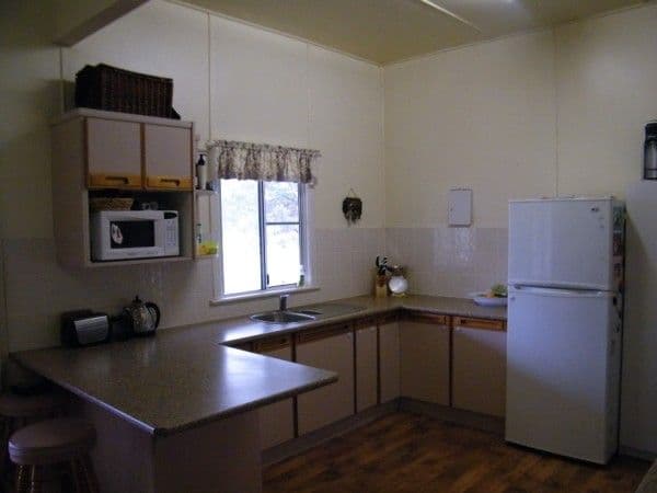 98-100 Wambo Street, CHINCHILLA QLD 4413, Chinchilla - Thumbnail 2
