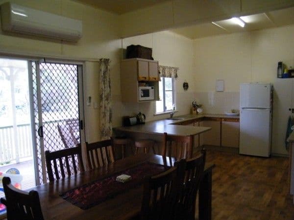 98-100 Wambo Street, CHINCHILLA QLD 4413, Chinchilla - Thumbnail 4