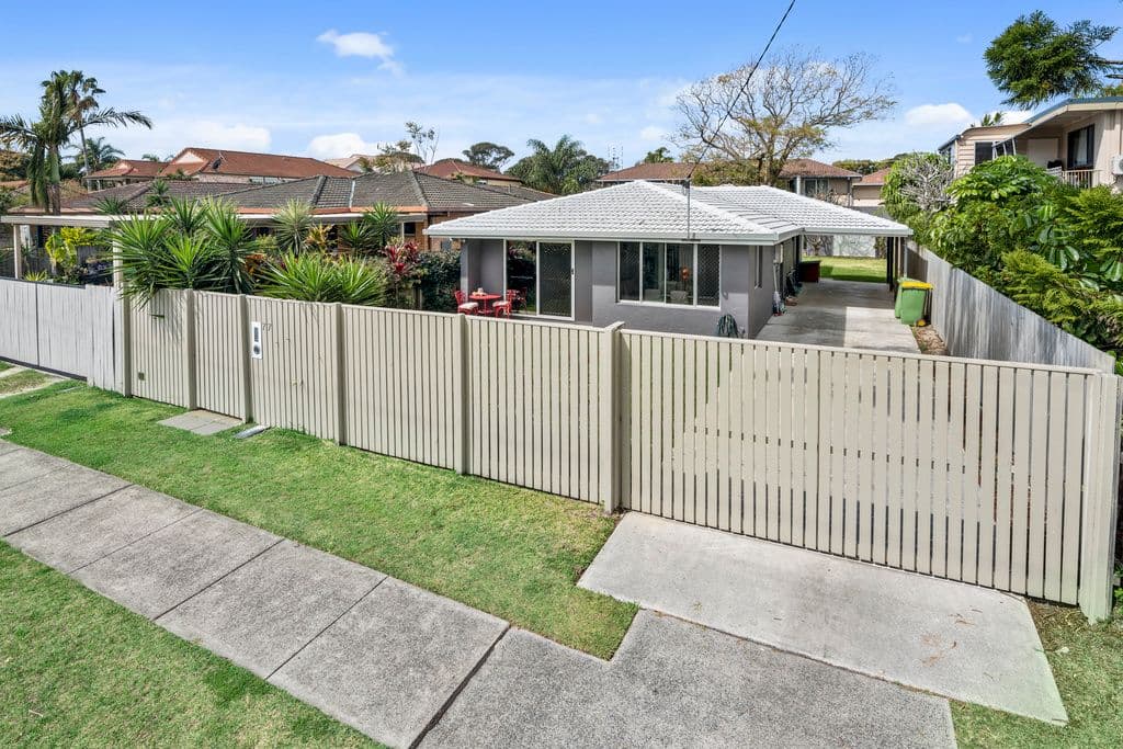 77 Leyte Avenue, Palm Beach QLD 4221, Palm Beach - Thumbnail 2