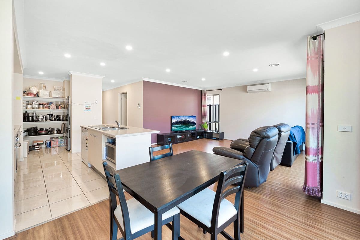 9 Rhinelander Close, Clyde North VIC 3978, Clyde North - Thumbnail 6