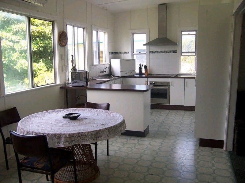 8 Cathne Street, YEPPOON QLD 4703, Yeppoon - Thumbnail 4