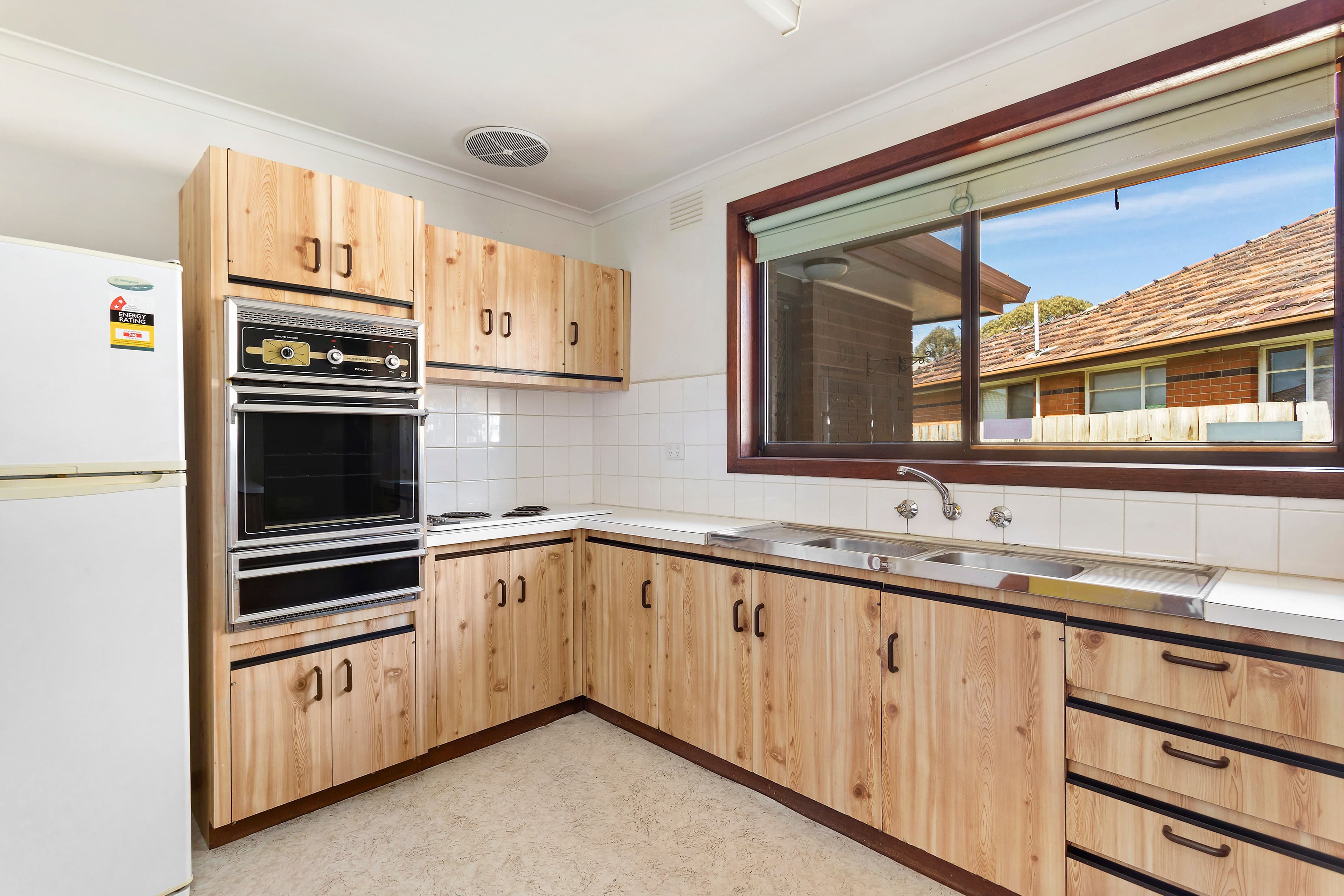 6 Burton Avenue, Clayton VIC 3168, Clayton - Thumbnail 3