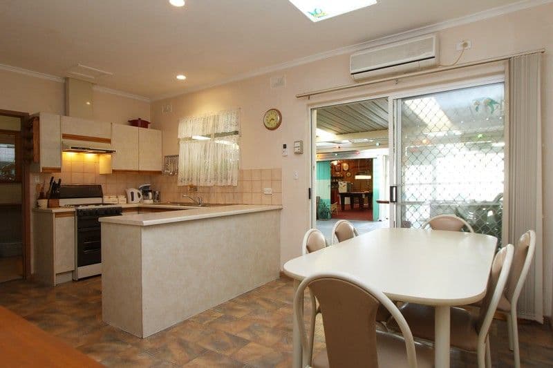 24 Desmond Avenue, POORAKA SA 5095, Pooraka - Thumbnail 5