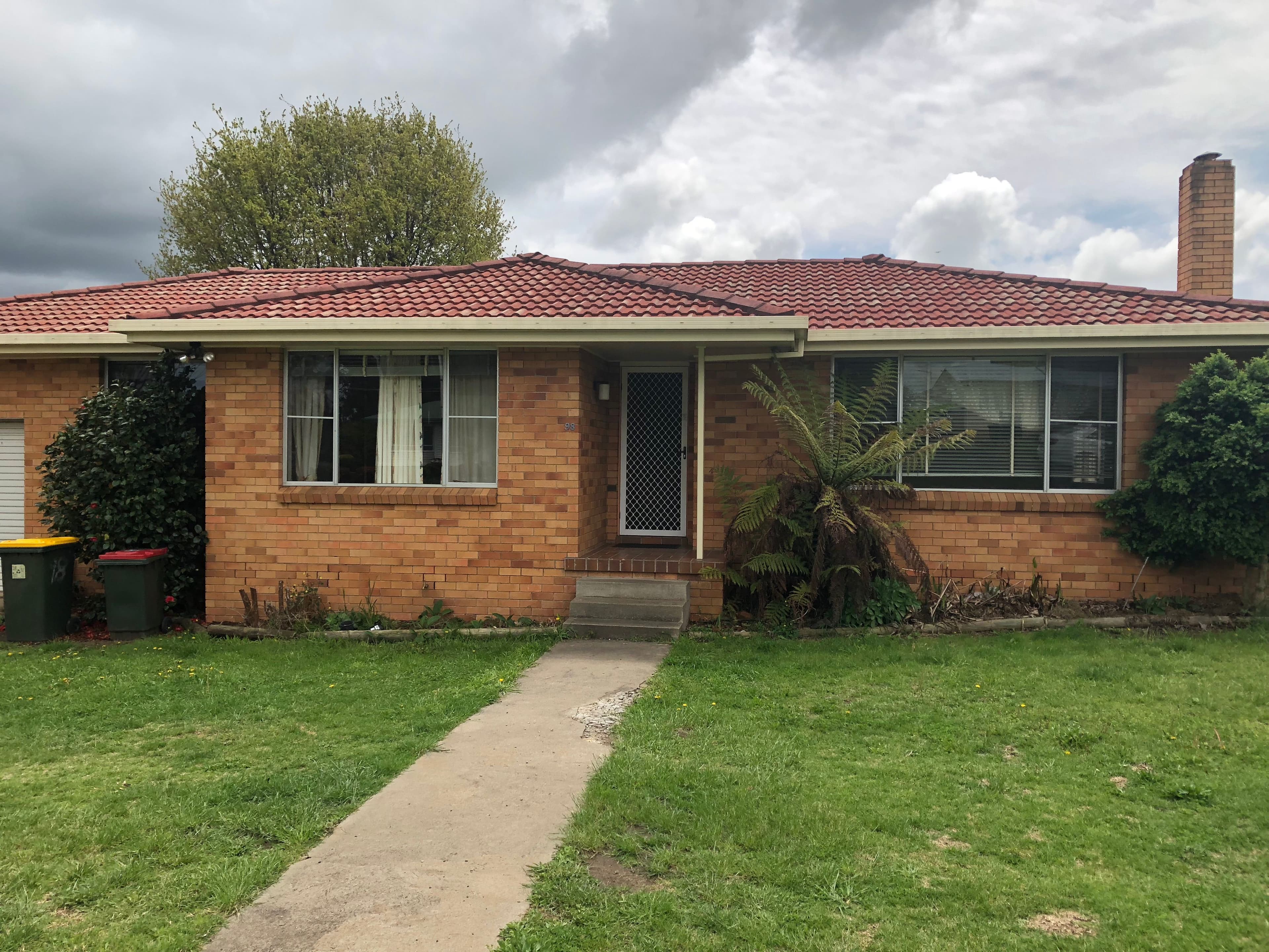 98 Oliver Street, Glen Innes - Image 1