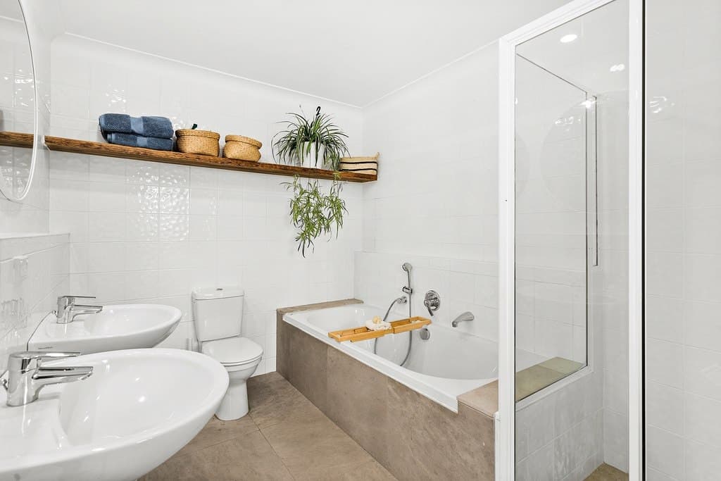 115 Newbury Drive, Penrose - Thumbnail 3