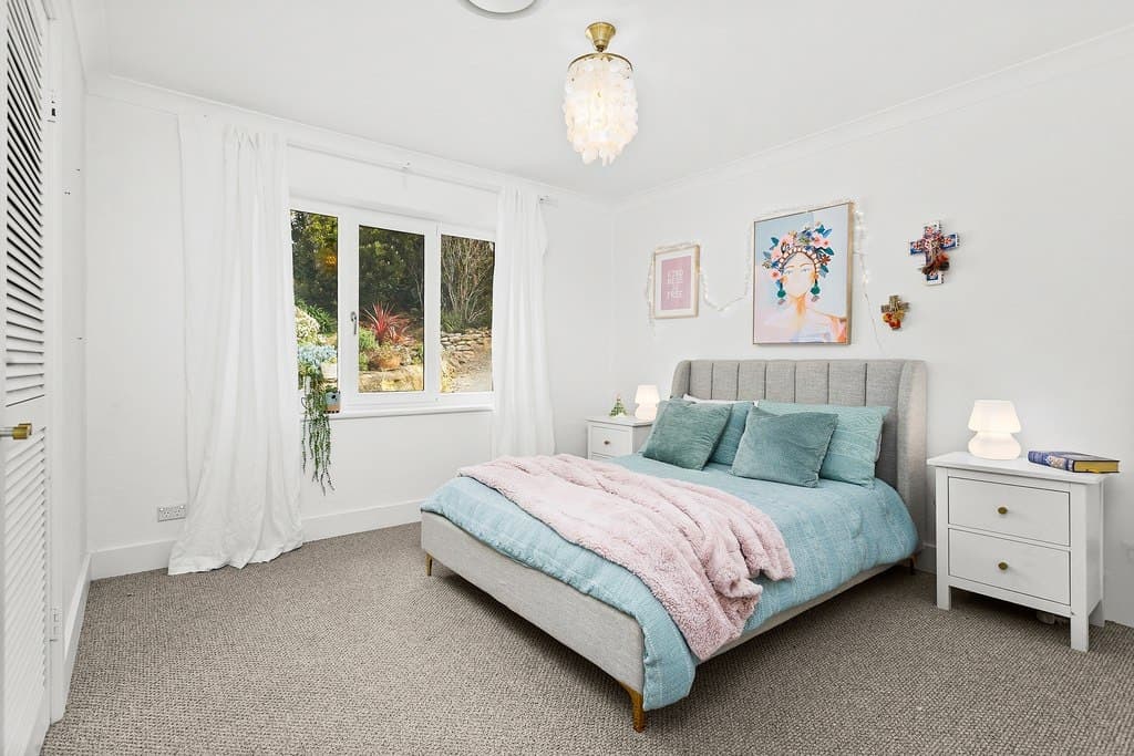 115 Newbury Drive, Penrose - Thumbnail 4