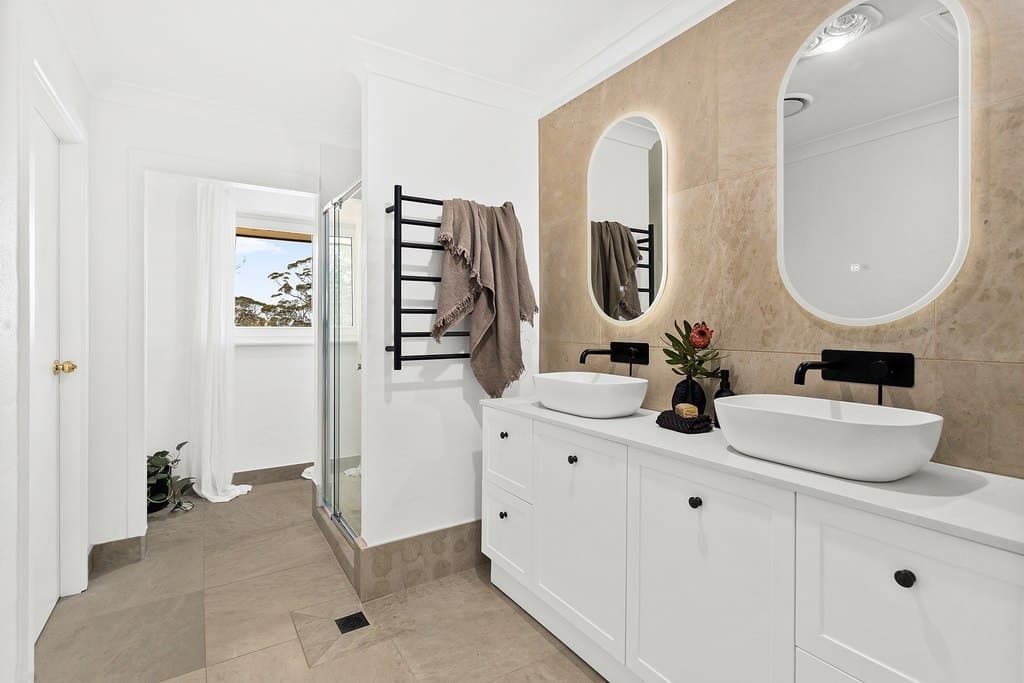 115 Newbury Drive, Penrose - Thumbnail 5
