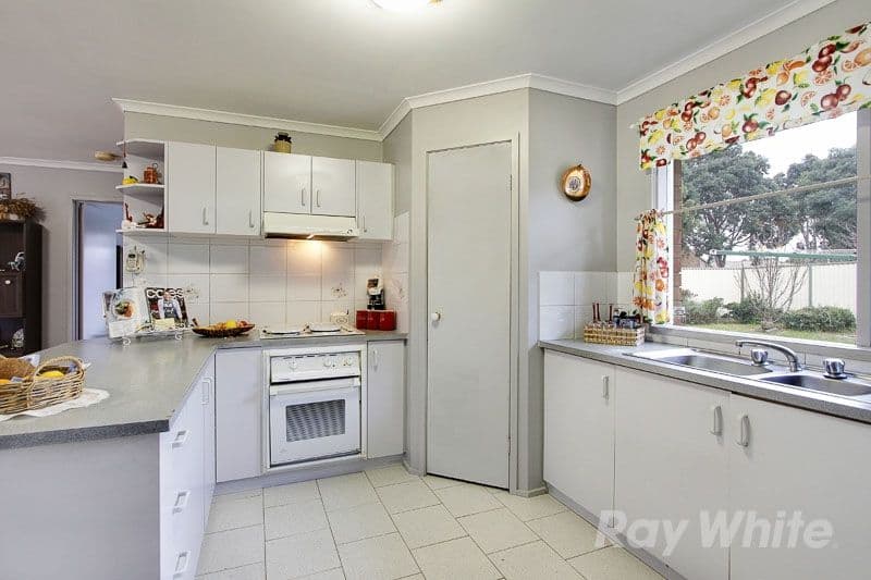 4 Meadowview Court, FERNTREE GULLY VIC 3156, Ferntree Gully - Thumbnail 4