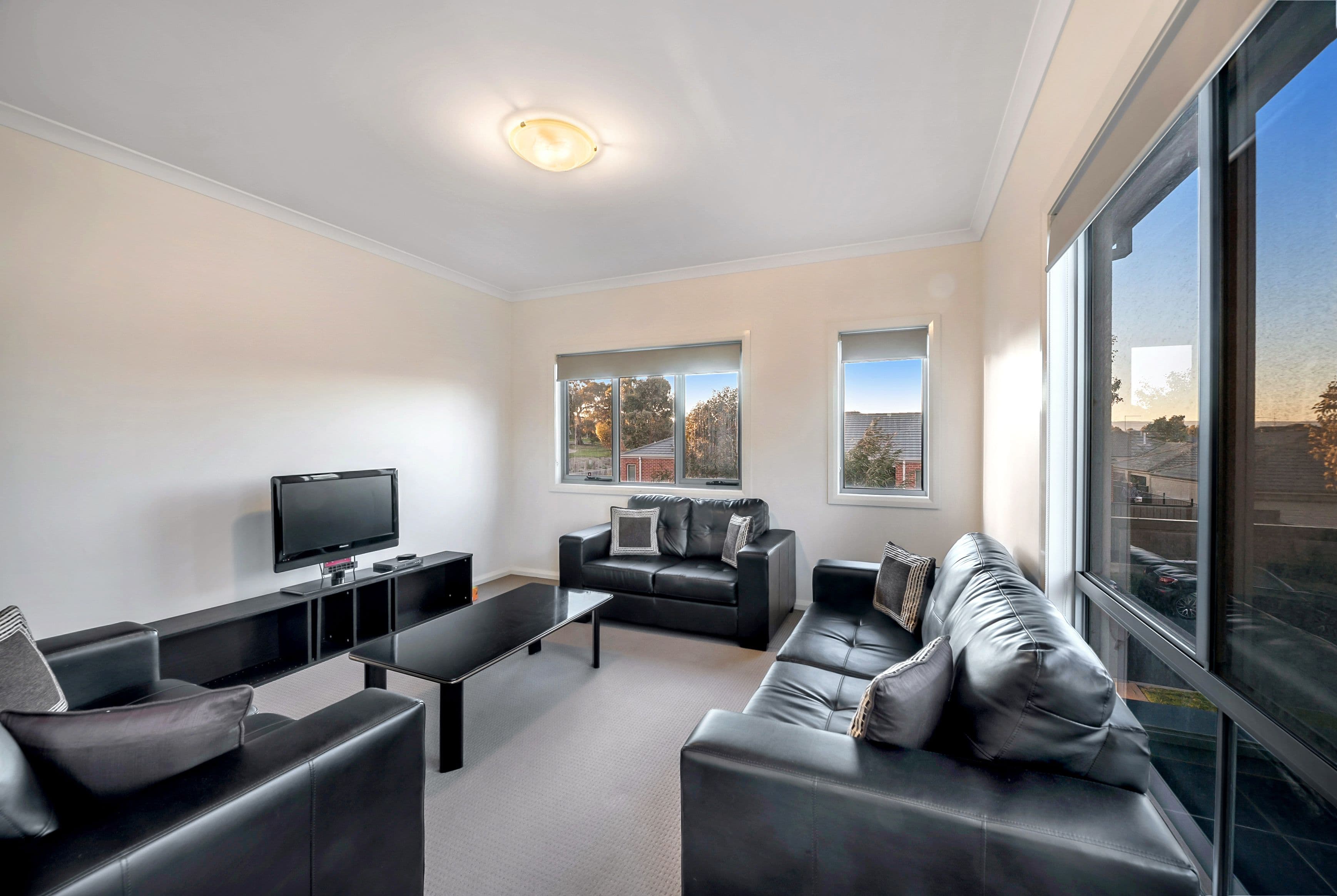 16 Allendale Avenue, Wollert VIC 3750, Wollert - Thumbnail 2