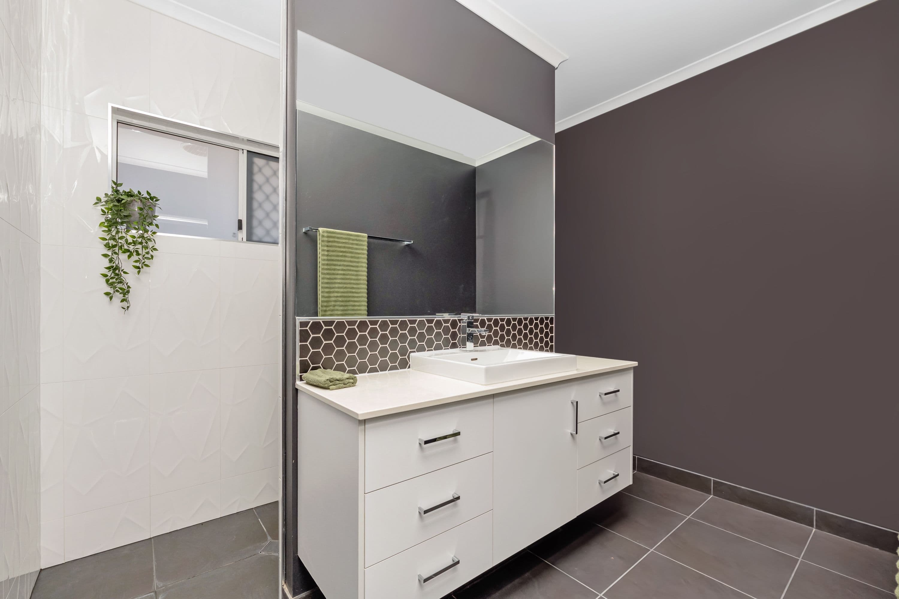 16 Marnie Street, Burdell QLD 4818, Burdell - Thumbnail 8