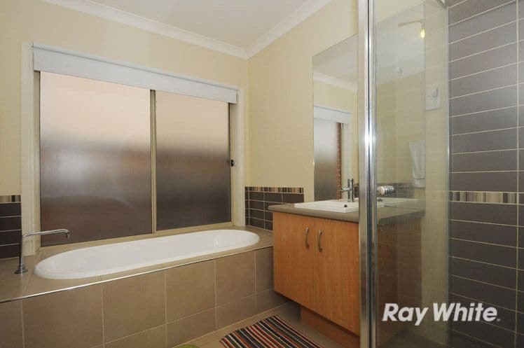 61 Melington Drive, LYNDHURST VIC 3975, Lyndhurst - Thumbnail 8