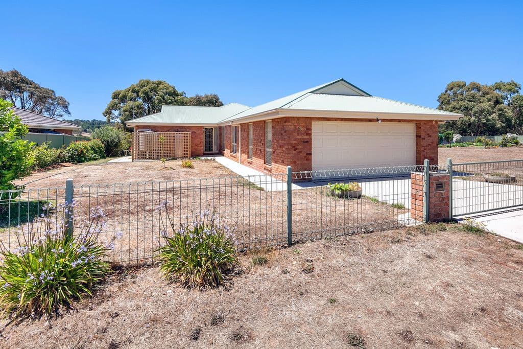 5 Mountview Drive, Sebastopol VIC 3356, Sebastopol - Image 1