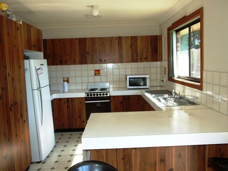 12 Driver Avenue, MOLLYMOOK NSW 2539, Mollymook Beach - Thumbnail 2