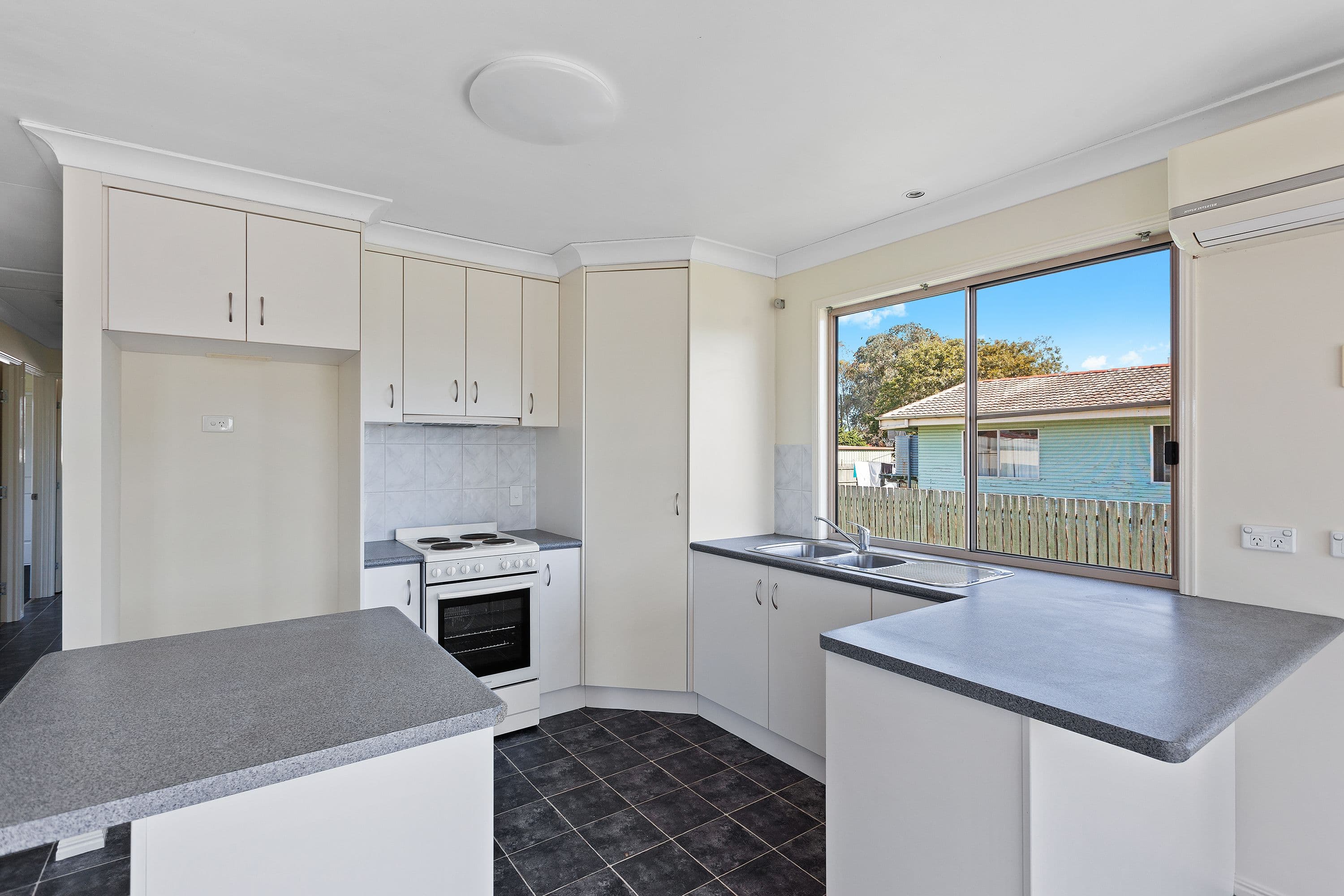 6 Milligan Street, Oakey QLD 4401, Oakey - Thumbnail 3