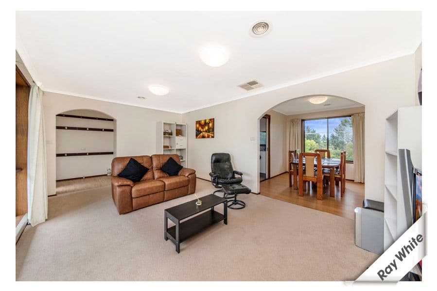 11 Willoughby Crescent, Gilmore ACT 2905, Gilmore - Thumbnail 3