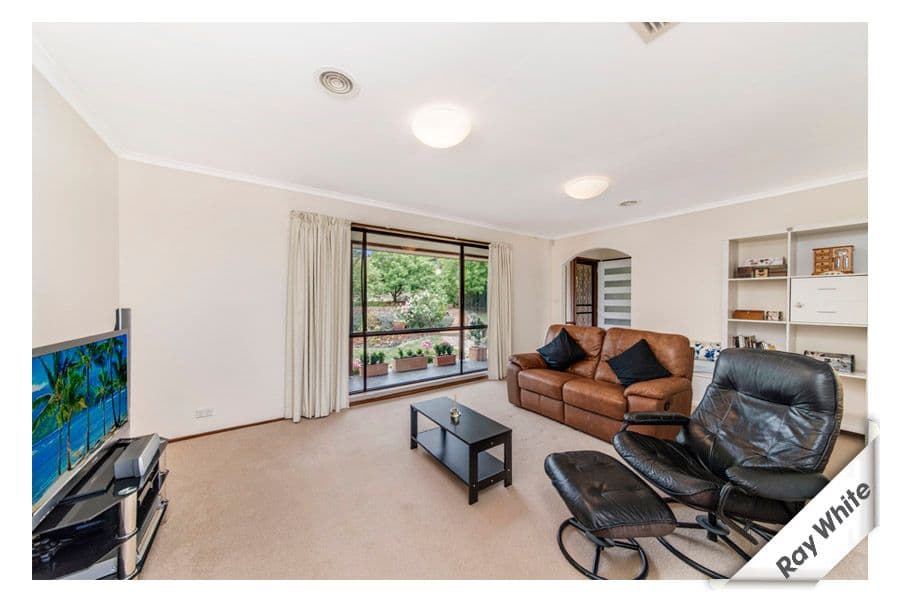 11 Willoughby Crescent, Gilmore ACT 2905, Gilmore - Thumbnail 4
