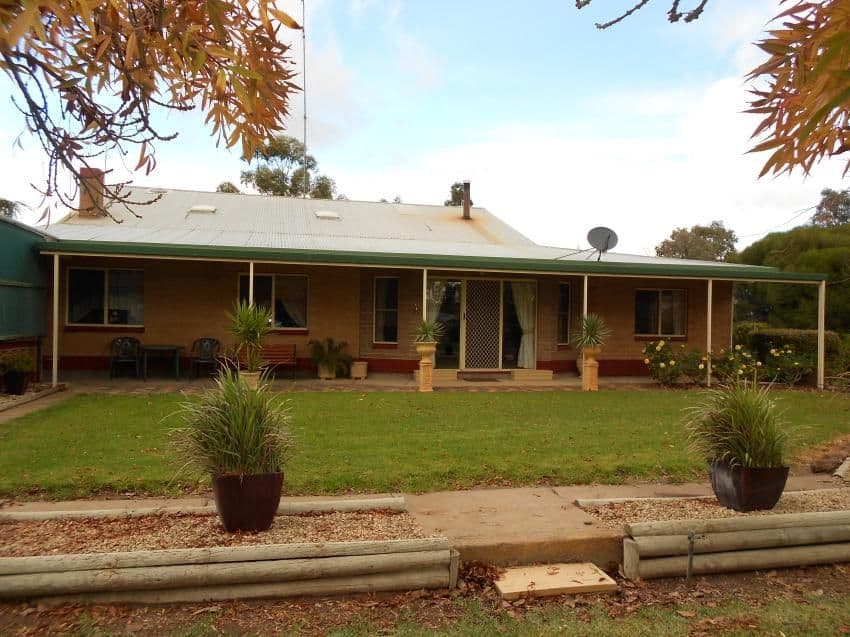 8 Aerodrome Road, BORDERTOWN SA 5268, Bordertown - Image 1