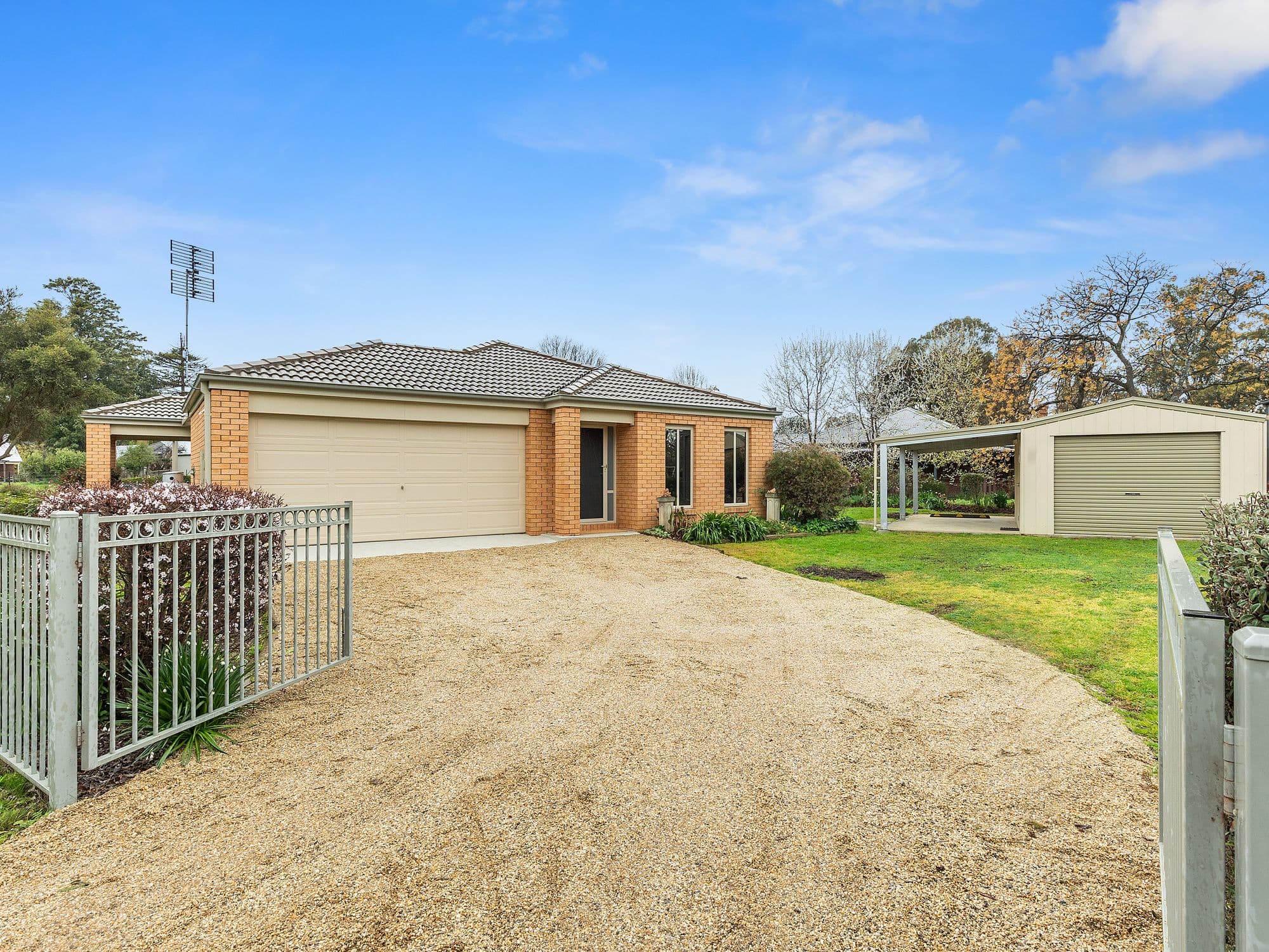 7 Planck Street, Avenel VIC 3664, Avenel - Thumbnail 2