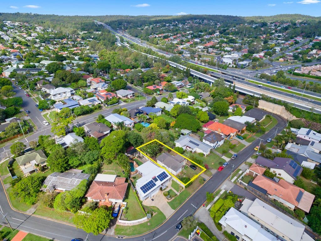 22 Oatland Crescent, Holland Park West QLD 4121, Holland Park West - Thumbnail 4