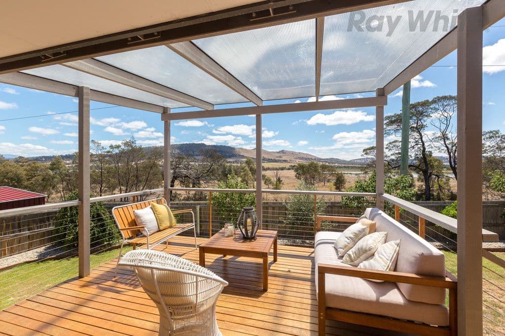 17 Pastoral Place, Sydenham VIC 3037, Sydenham - Thumbnail 2