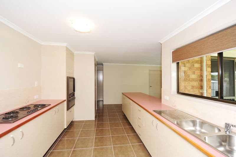 4 Dame Pattie Avenue, CLINTON QLD 4680, Clinton - Thumbnail 3