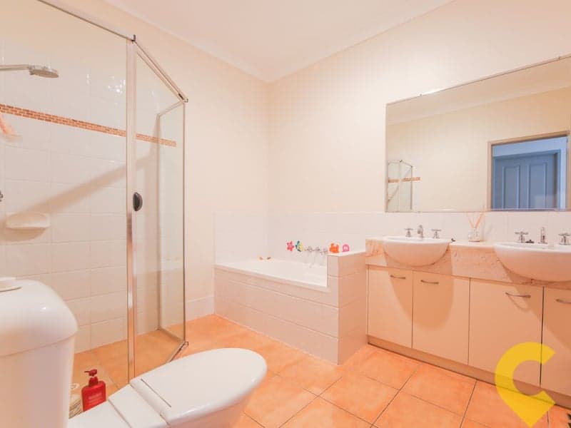 27 Bluetail Crescent, Upper Coomera - Thumbnail 7