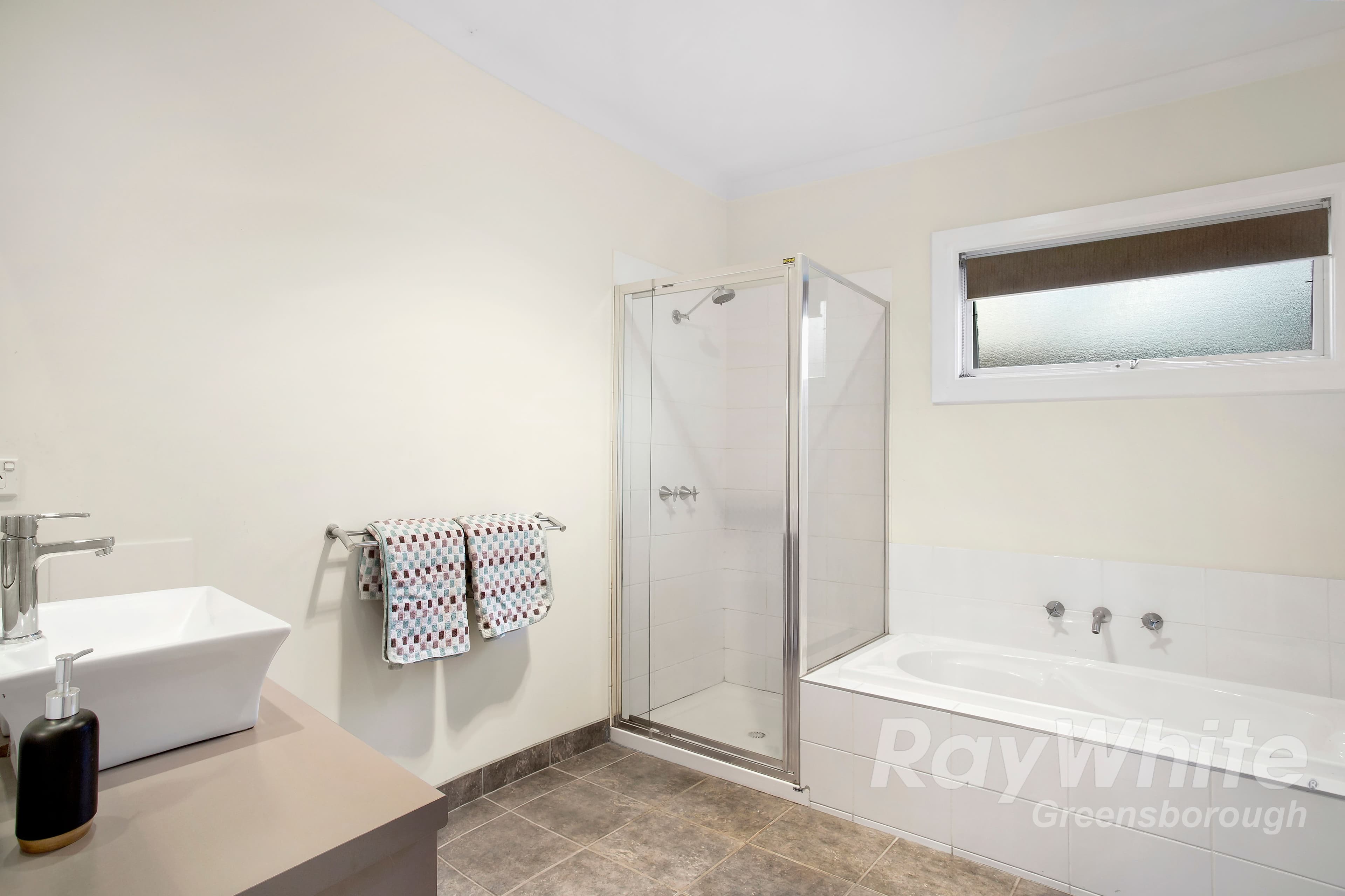 25 Parkview Avenue, Greensborough VIC 3088, Greensborough - Thumbnail 6
